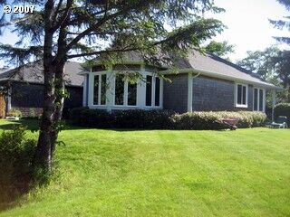 Property Photo: 2327 Pine Ridge Dr OR 97138