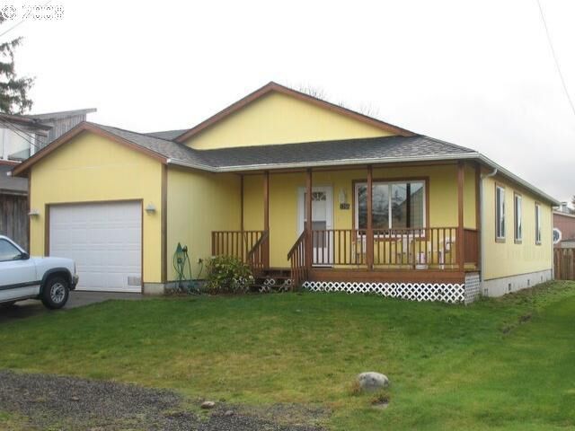 Property Photo:  1255 Ave D  OR 97138 