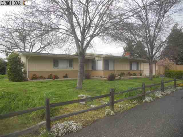 Property Photo:  1711 Aurailla Ln  CA 94521-2308 