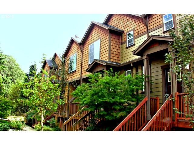 Property Photo:  1055 SW 162nd Ave  OR 97006 