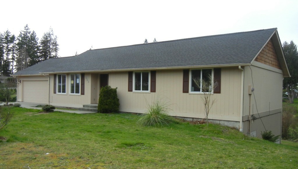 Property Photo: 219 Island Boulevard Fi WA 98333