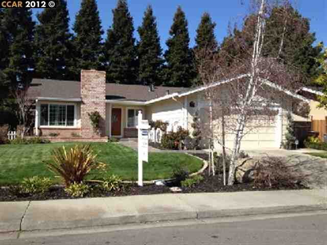 Property Photo:  104 Castleton Court  CA 94583-1839 