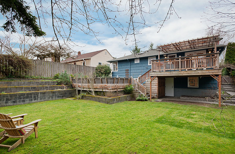 Property Photo: 7031 24th Ave NE WA 98115