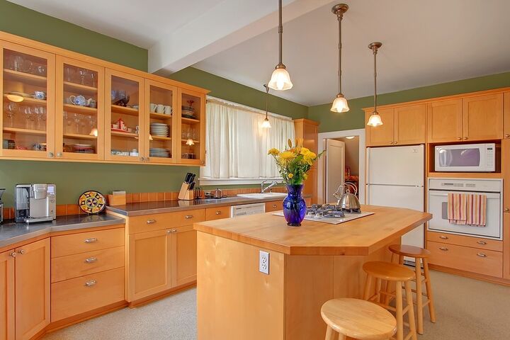 Property Photo:  1806  Colby Avenue  WA 98201 