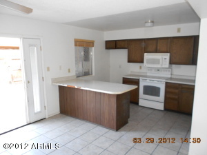 Property Photo:  2221 W Farmdale Avenue 19  AZ 85202 