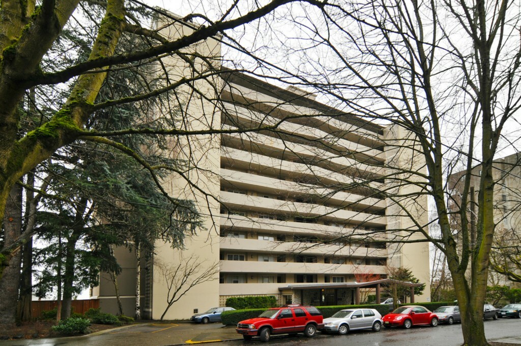 Property Photo:  525 Belmont Ave E 2A  WA 98102 