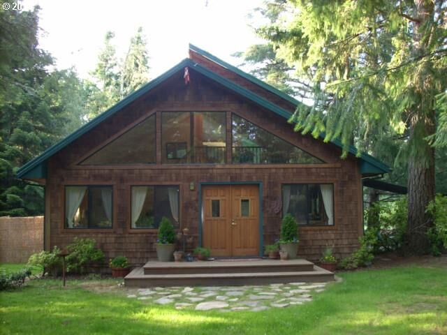 Property Photo:  5840 Berry Dr  OR 97041 