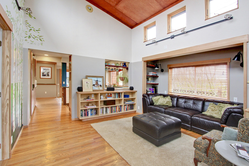 Property Photo:  5401 25th Ave SW  WA 98106 