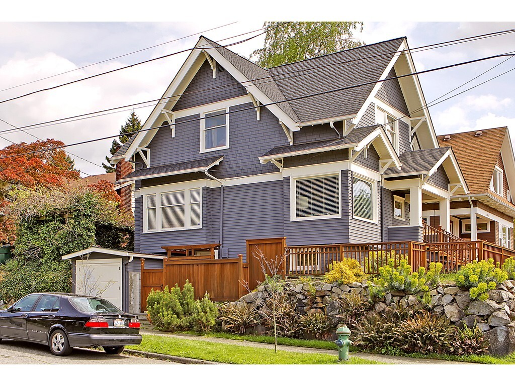 Property Photo: 2302 N 44th St WA 98103