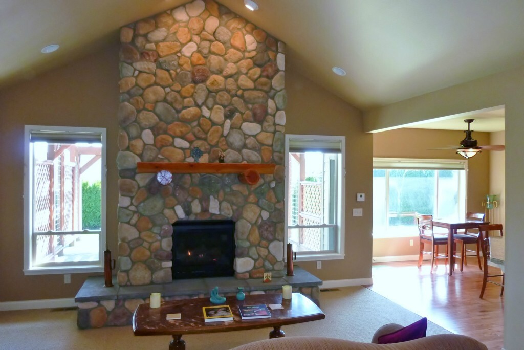 Property Photo: 817 W Park Dr WA 98264