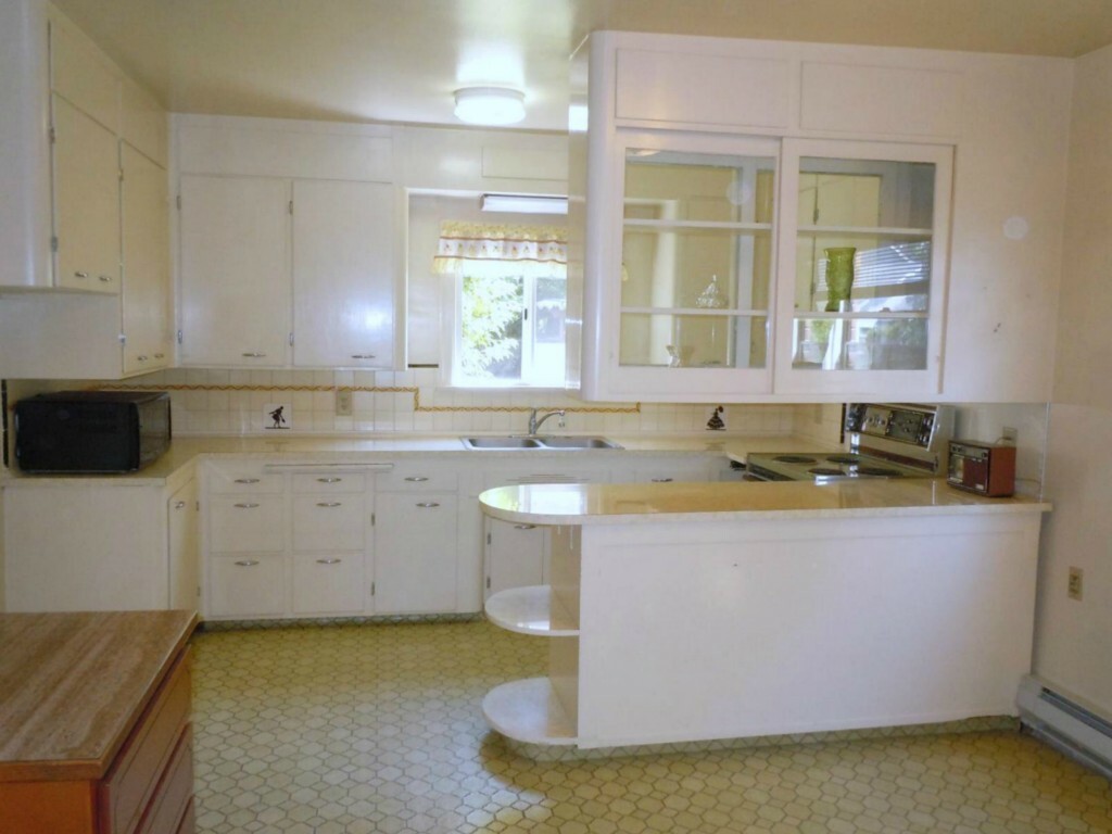 Property Photo: 518 4th Ave SW WA 98371