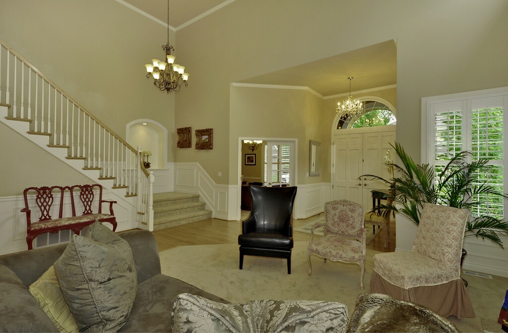 Property Photo: 27241 SE 13th Place WA 98075