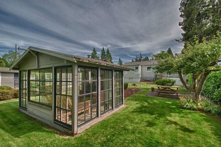 Property Photo:  115 E 56th St  WA 98404 
