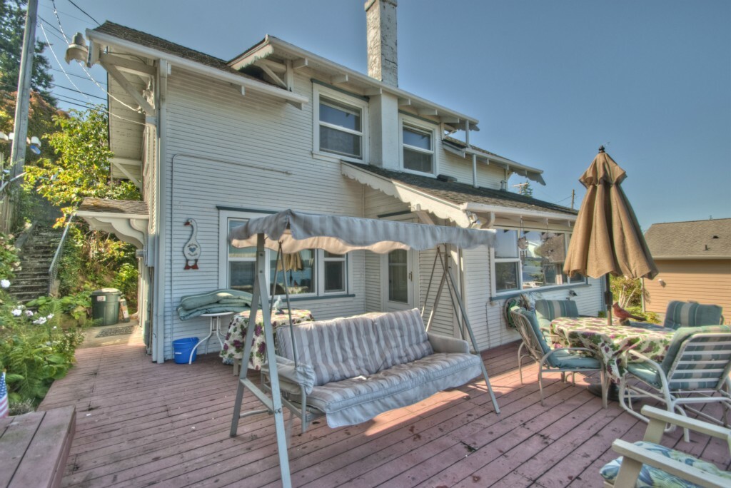 Property Photo: 1611 Markham Ave NE WA 98422