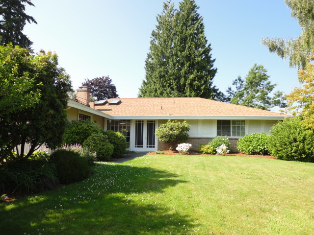 Property Photo: 17028 NE 18th St WA 98008