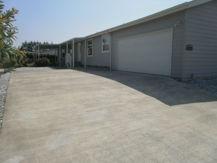Property Photo:  14706 121st St E  WA 98374 