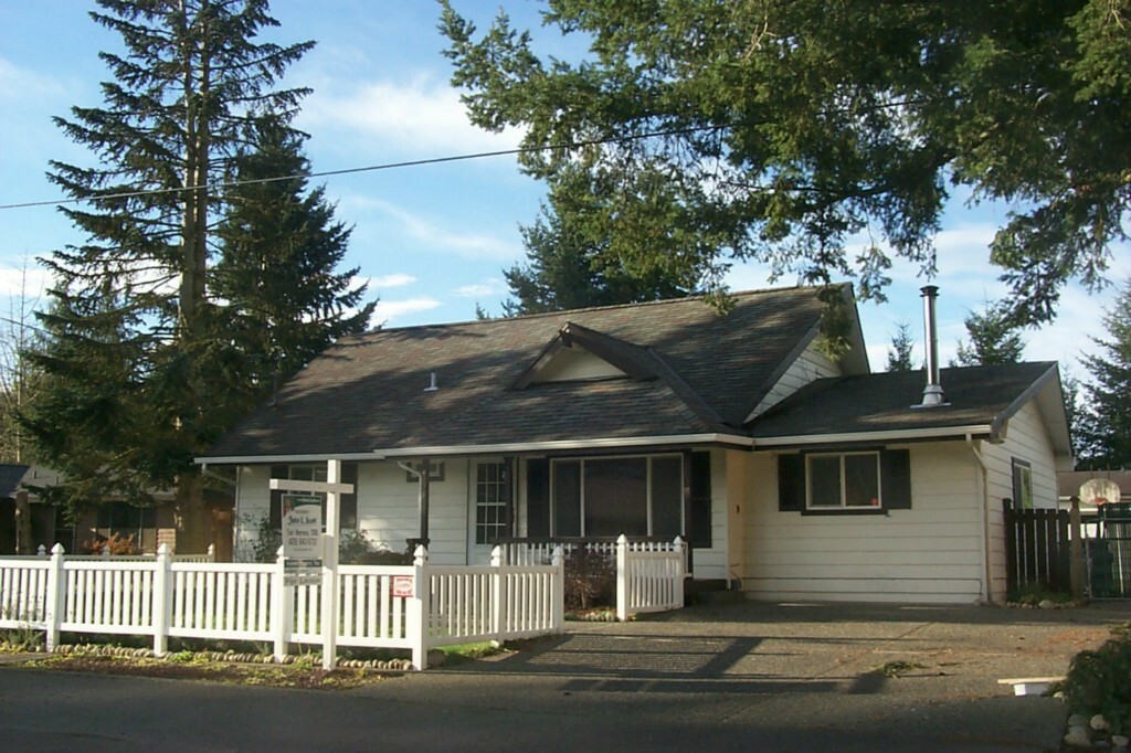 Property Photo:  4129 328th Place SE  WA 98024 