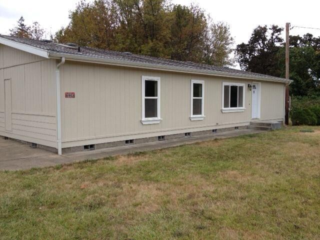 Property Photo: 81952 Hillview Dr OR 97426