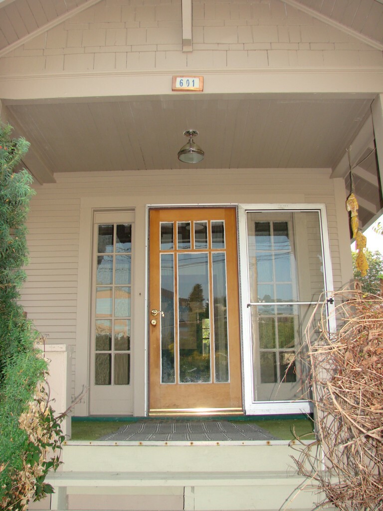 Property Photo:  601 Williams Ave S  WA 98057 