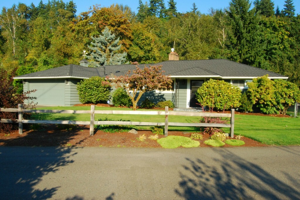 Property Photo: 316 Riverview Dr NE WA 98002