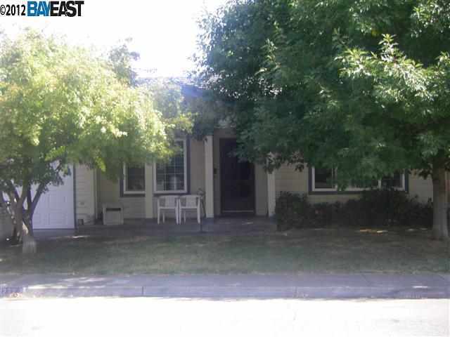 Property Photo:  2327 Woodthrush Way  CA 94566 