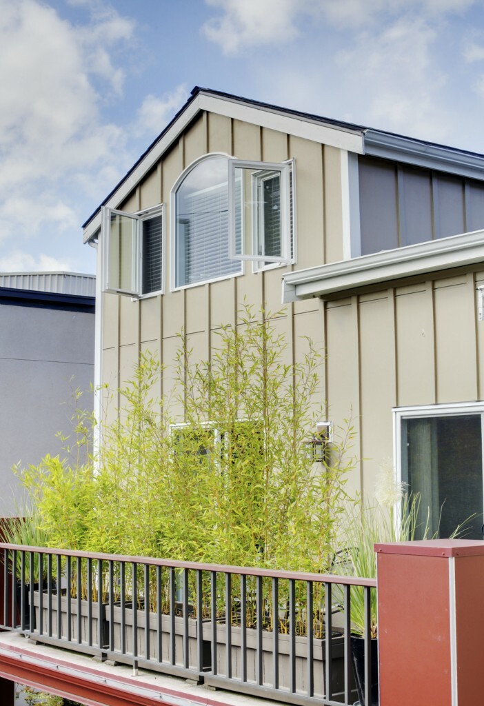 Property Photo: 1926 Fairview Ave E 309 WA 98102