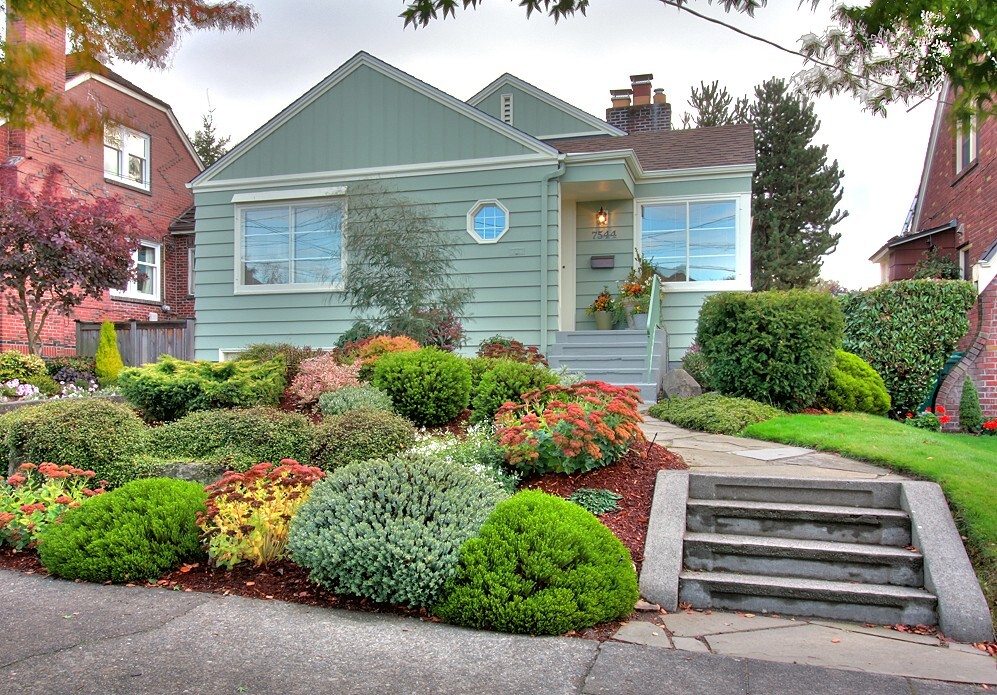 Property Photo: 7544 32nd Ave NW WA 98117