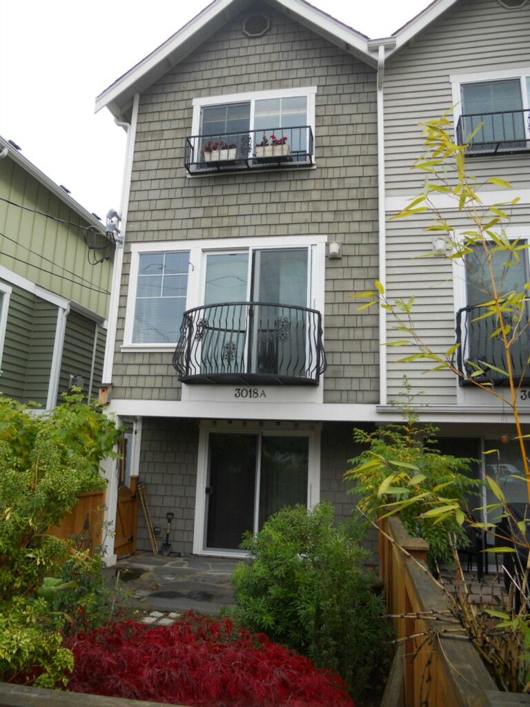 Property Photo:  3018  60 Avenue SW A  WA 98116 