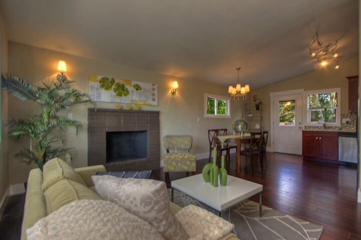 Property Photo:  19340 142nd Place SE  WA 98058 