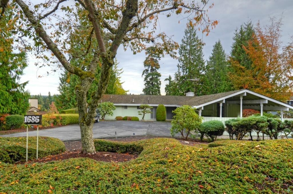 Property Photo: 1686 77th Ave NE WA 98039