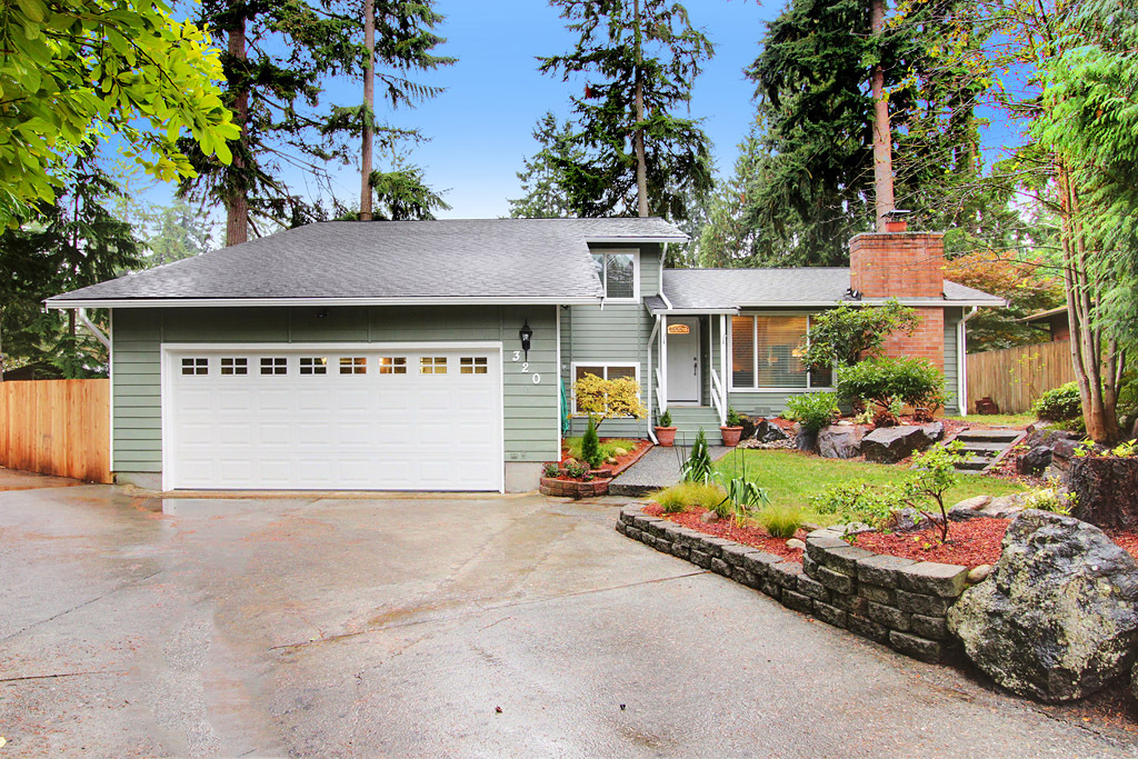 Property Photo:  320 142nd St SE  WA 98208 