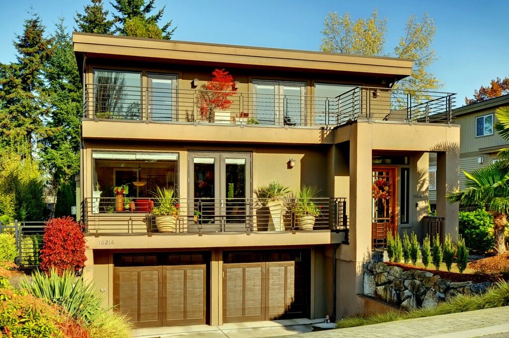 Property Photo:  10216 NE 64th St  WA 98033 