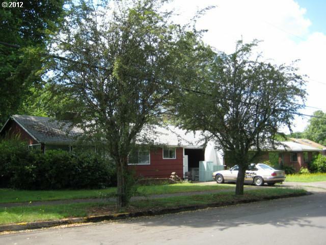 Property Photo:  1020 W 19th Ave 2  OR 97402 