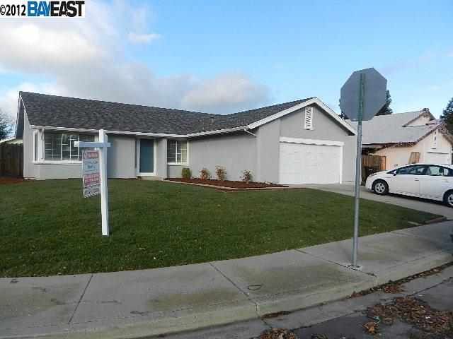 Property Photo:  5502 Bridgeport Cir  CA 94551-5602 