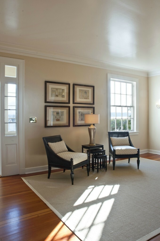 Property Photo: 2001 W Garfield St WA 98119