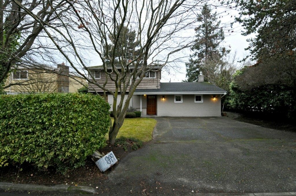 Property Photo:  849 Sprague St  WA 98020 