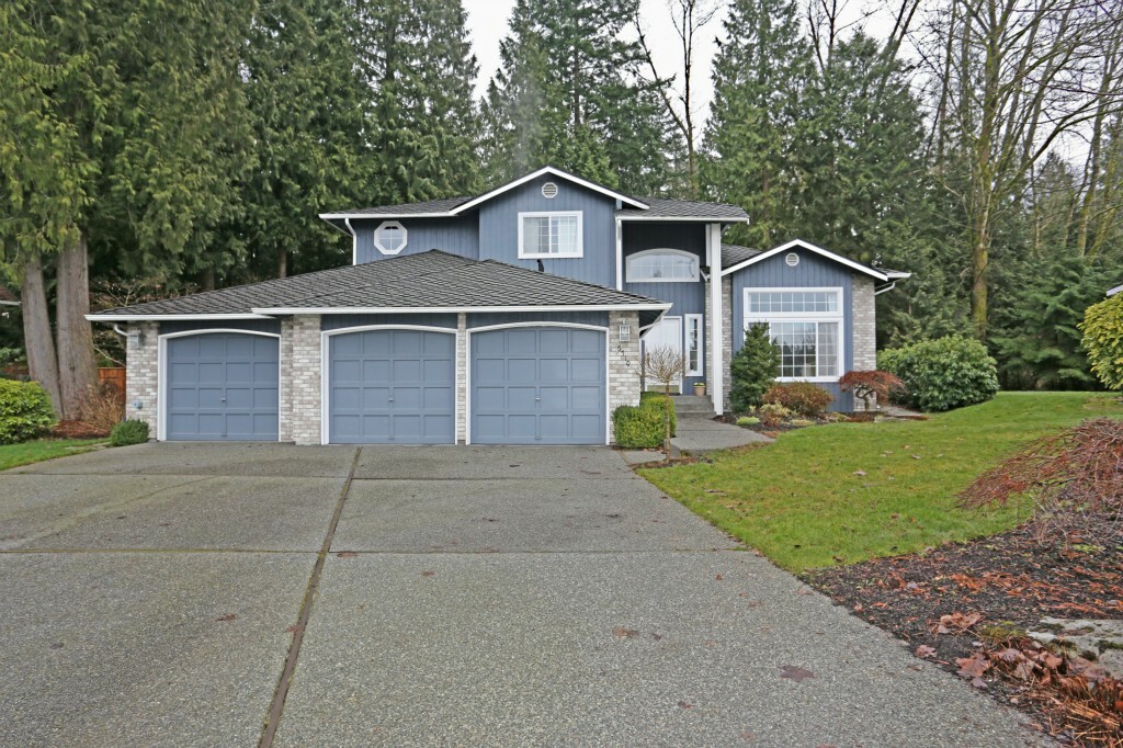 Property Photo:  6510 151st St SE  WA 98296 