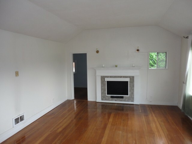 Property Photo: 4554 Delridge Wy SW WA 98106