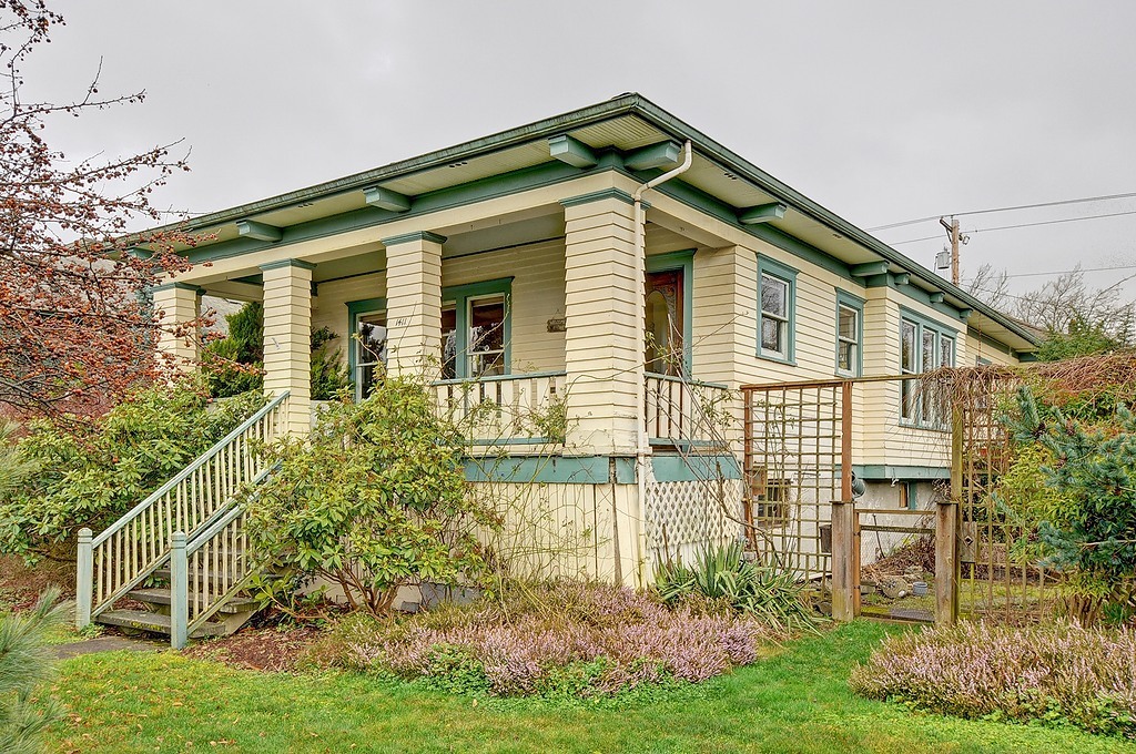 Property Photo:  1411  Hoyt Avenue  WA 98201 