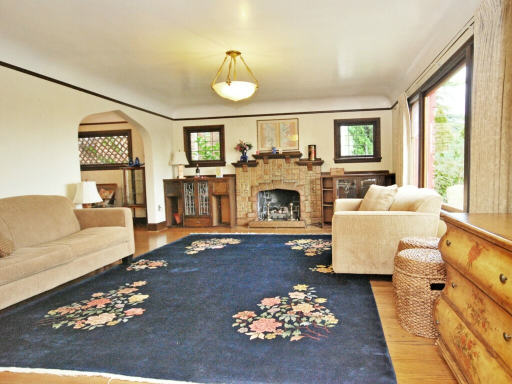 Property Photo: 4029 Meridian Ave N WA 98103