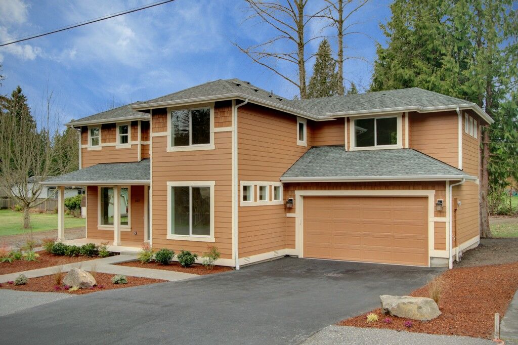 Property Photo:  6617 211th Place NE  WA 98052 