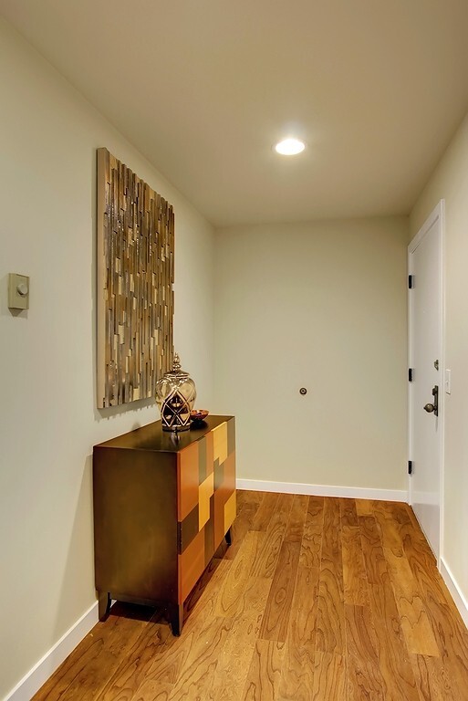 Property Photo: 700 Crockett St 205 WA 98109