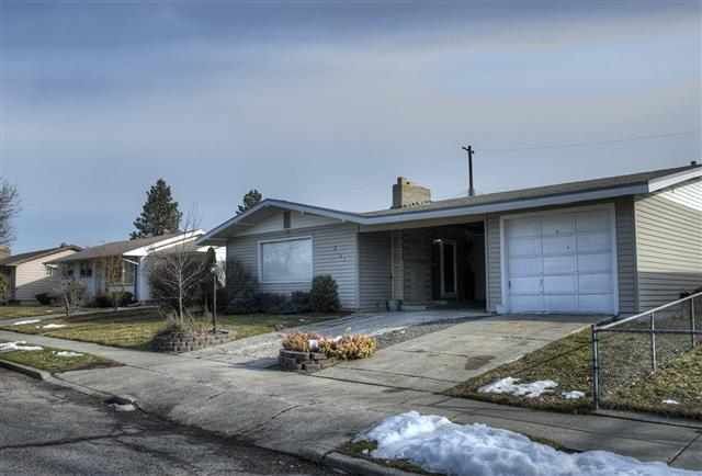 Property Photo:  5708 N Birch Pl  WA 99205 