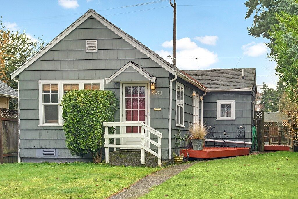 Property Photo:  4850 50th Ave SW  WA 98116 