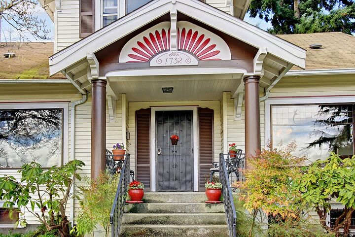 Property Photo:  1732  Colby Avenue  WA 98201 