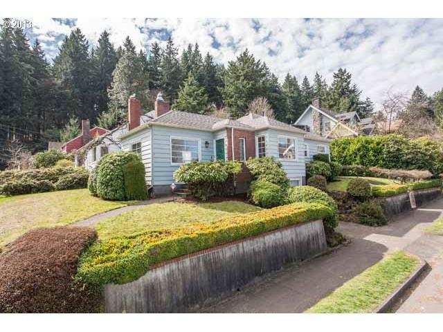 Property Photo: 1005 SE 69th Ave OR 97215