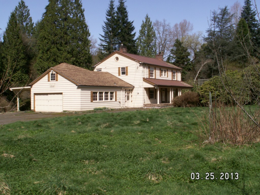 Property Photo: 12653 Avondale Rd NE WA 98052