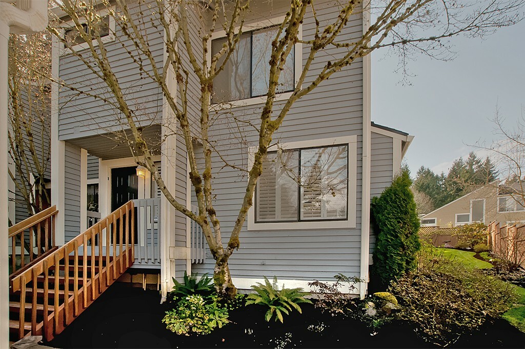 Property Photo:  11809 NE 105th Lane  WA 98033 