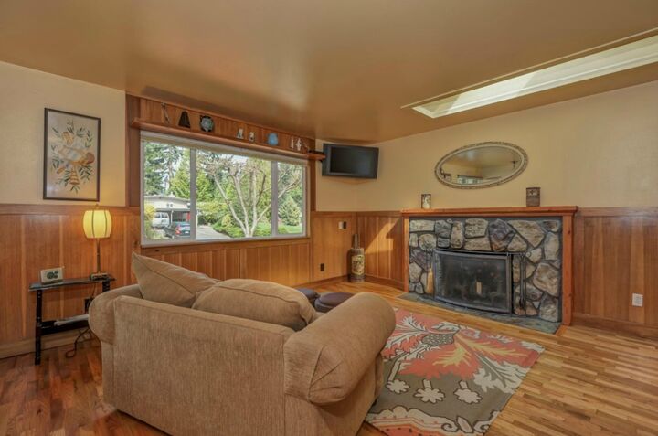 Property Photo: 12119 NE 65th Street WA 98033