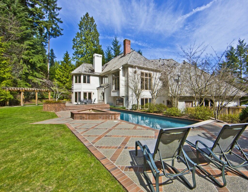 Property Photo: 13900 NE 31st Place WA 98005
